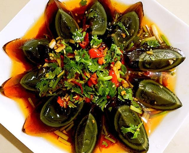 凉拌皮蛋 - 滑嫩可口，开胃爽口