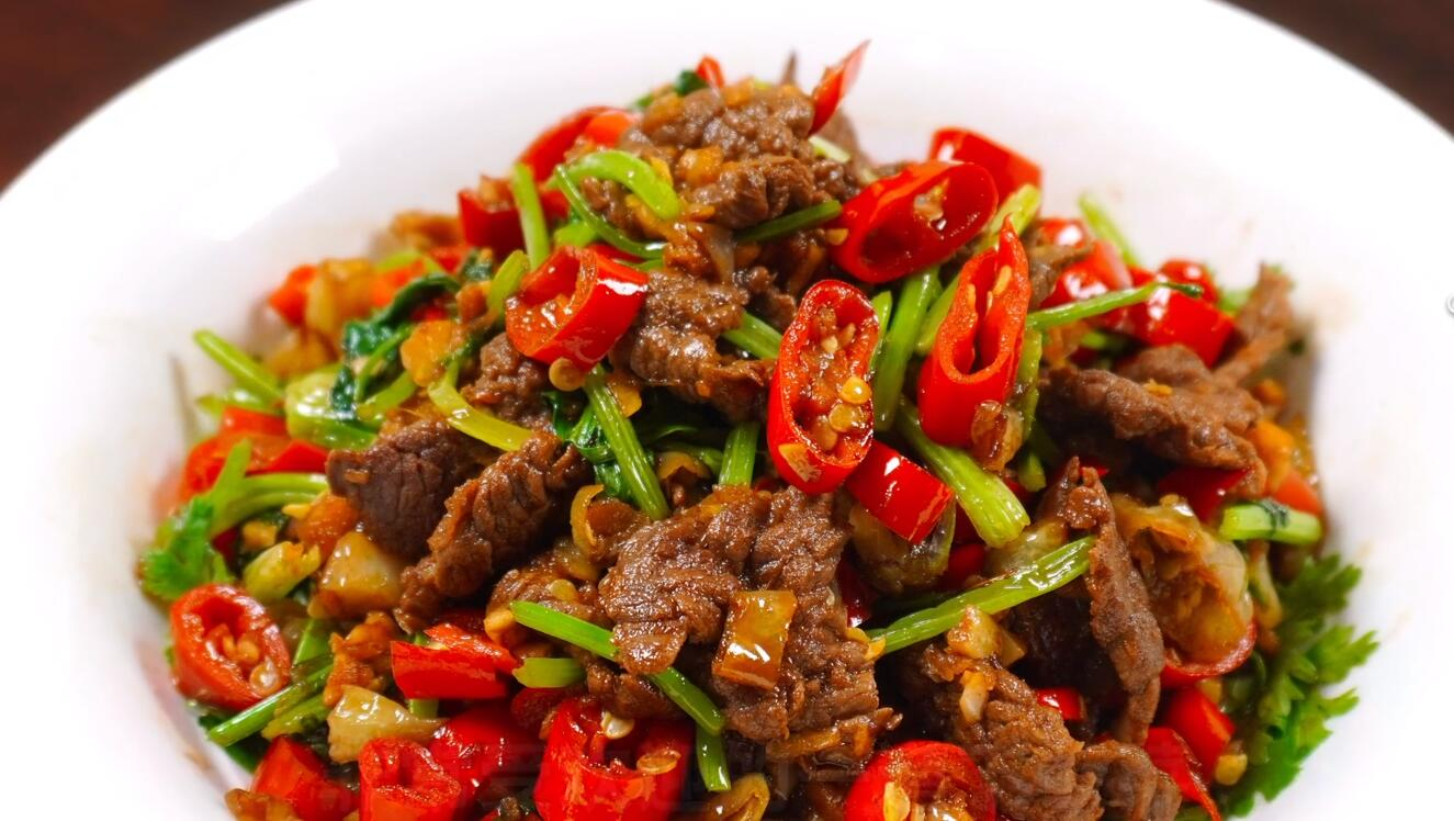 鱼香肉丝 - 酸甜可口，口感丰富