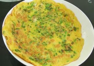 蛋饼 - 金黄酥脆，口感丰富